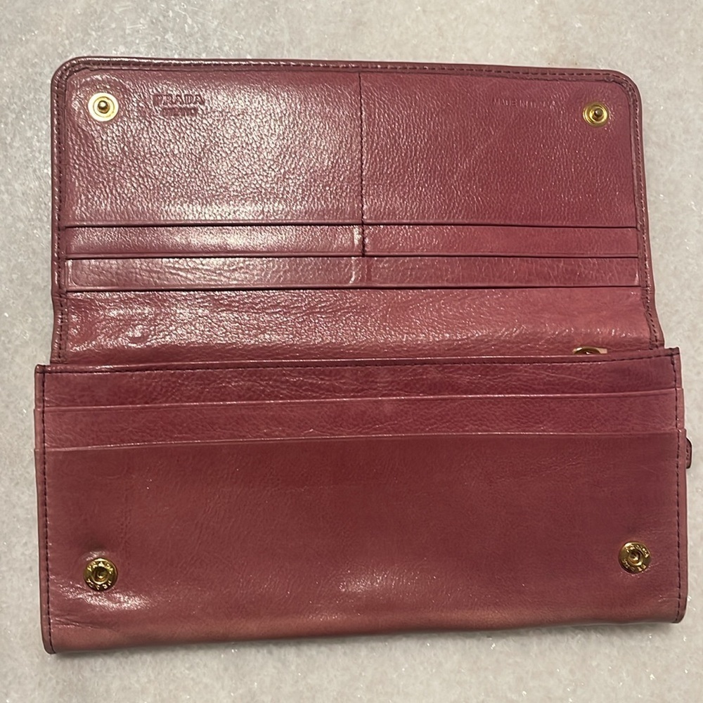 Prada Saffiano Bow Zippy Wallet - Picture 7 of 17